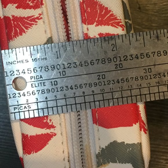 🖤 BUNDLE 3 for $15 🖤 OR $8 EACH ★    Lips Cosmetic MakeUp Bag NWOT - Picture 4 of 6